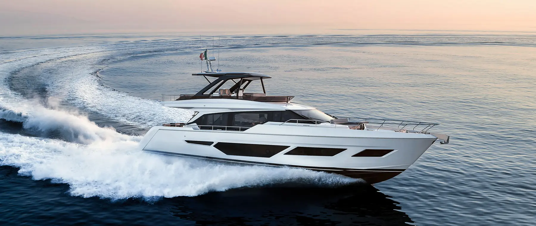 Ferretti Yachts 720