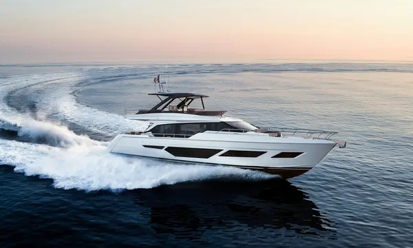 Ferretti Yachts 720