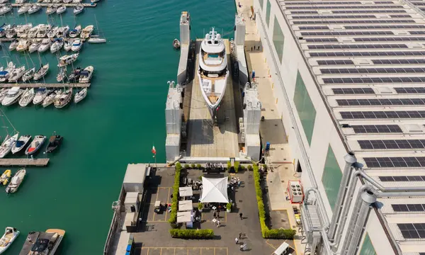 53.5m Silvia Combines a Blue Hull with Hybrid Quiet-Cruising Capability — source image