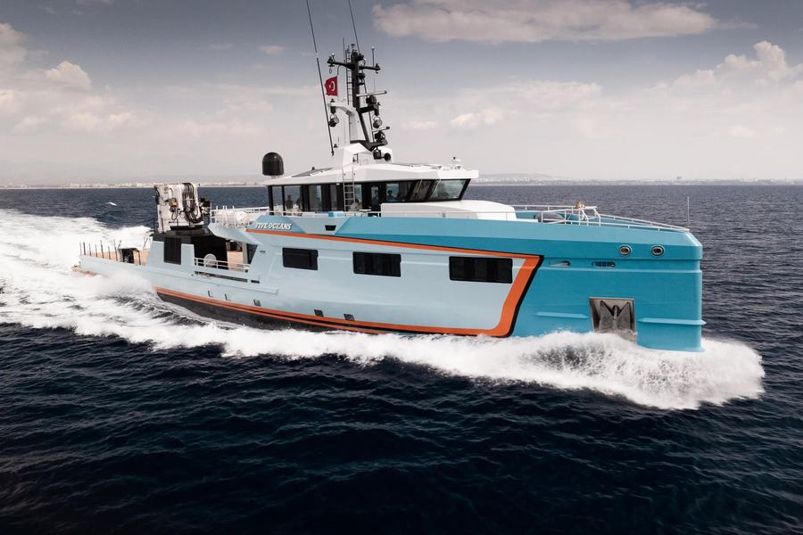 Five Oceans - Damen Yachting official image