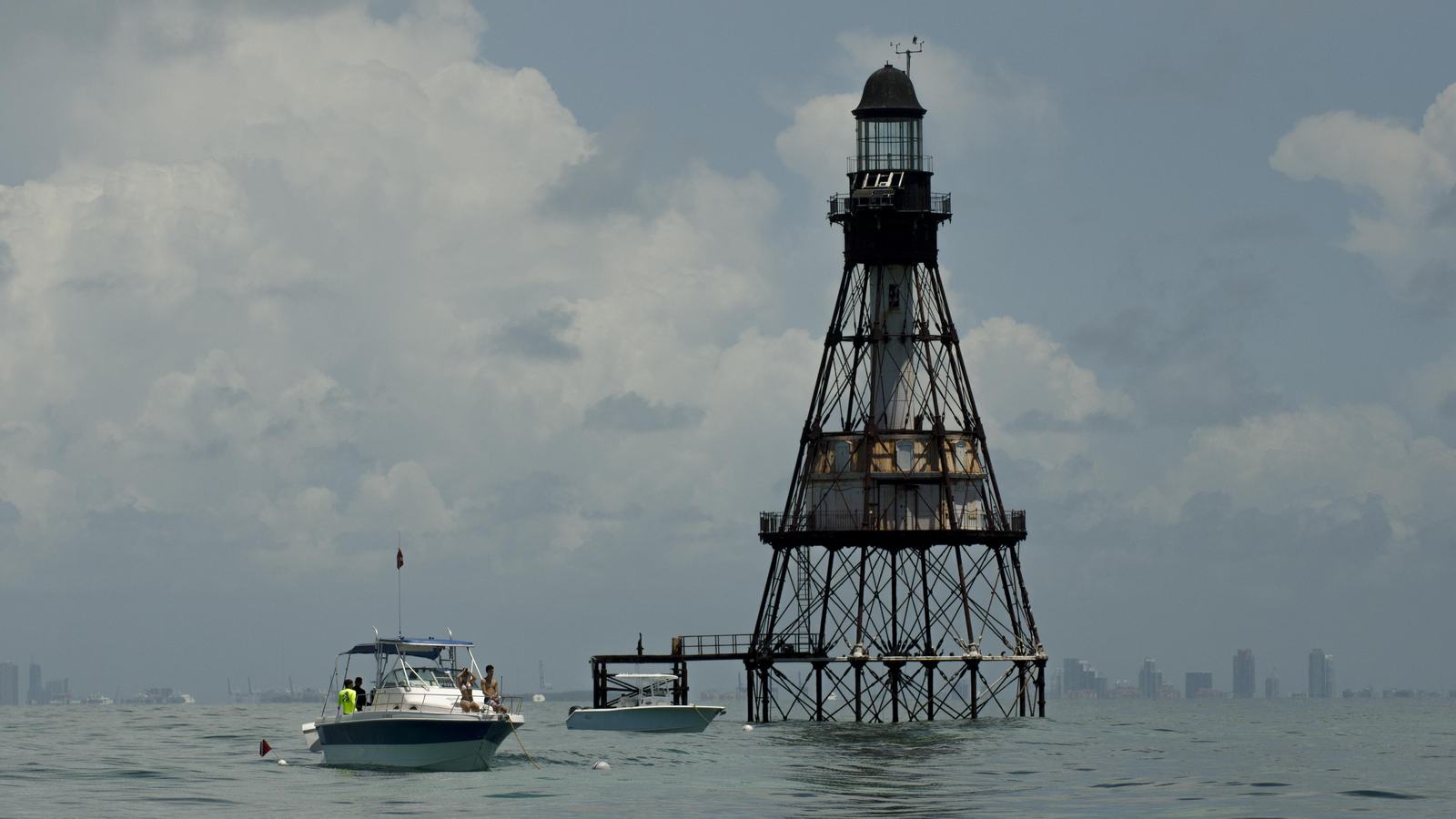 Reef Reference Biscayne Superyacht Guide: Fowey Rocks and Reefs