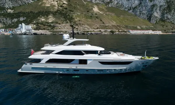 Fraser Adds 38m Sanlorenzo SUPERNOVA to Sales Fleet — source image