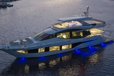 Galeon 800 FLY — official Galeon image 01
