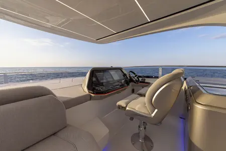 Galeon 800 FLY — official Galeon image 02