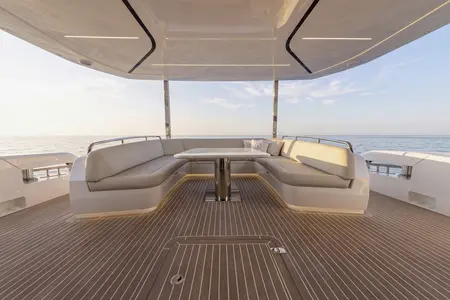 Galeon 800 FLY — official Galeon image 03