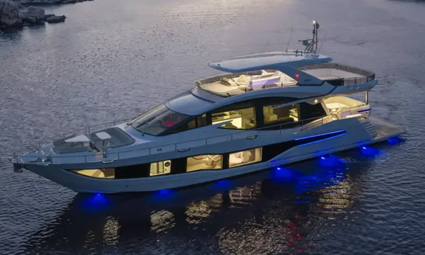 Galeon 800 FLY — official Galeon image 01