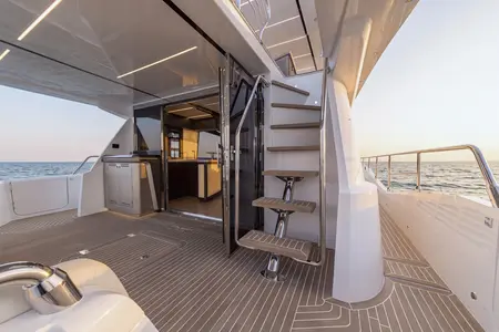 Galeon 800 FLY — official Galeon image 06