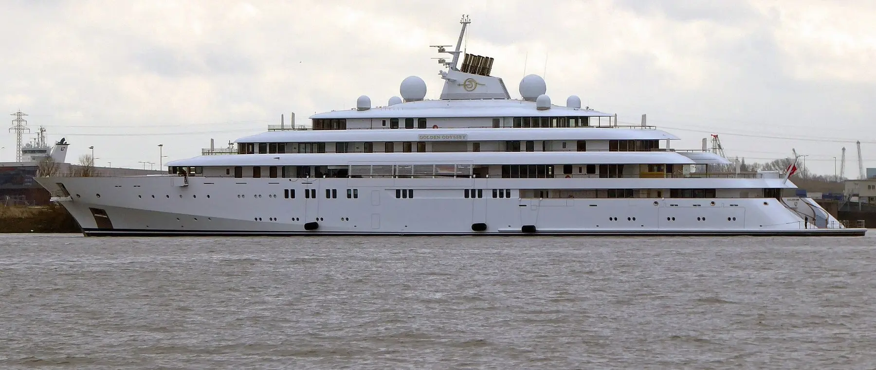 Golden Odyssey 2015 yacht, photo Wolfgang Fricke (CC BY 3.0)