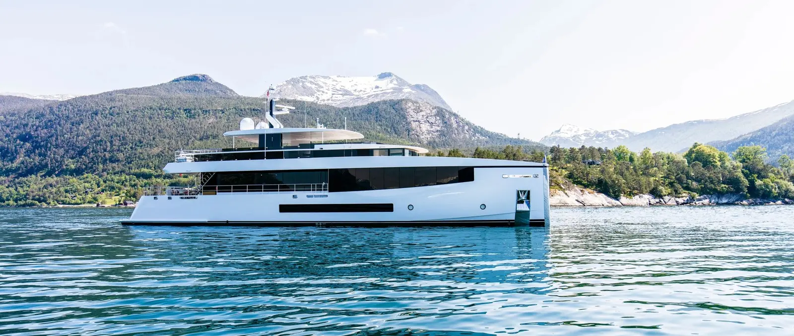 33.5m Feadship Graycliffs Sold to American Owner — official source image
