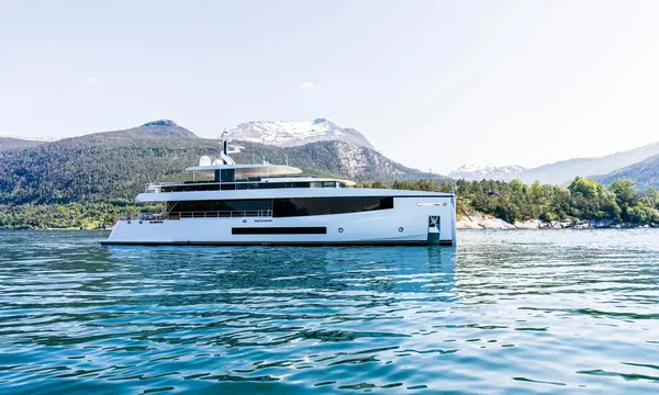 33.5m Feadship Graycliffs Sold to American Owner — official source image