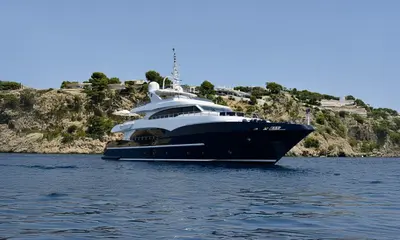 38m Gulf Craft GRAND CRU Reduced to €6.4 Million — source image