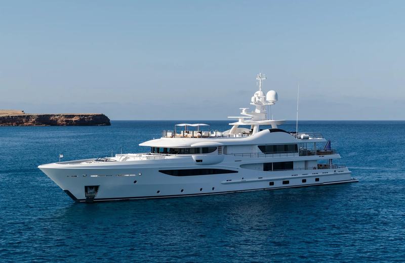 HALO - Damen Yachting official image