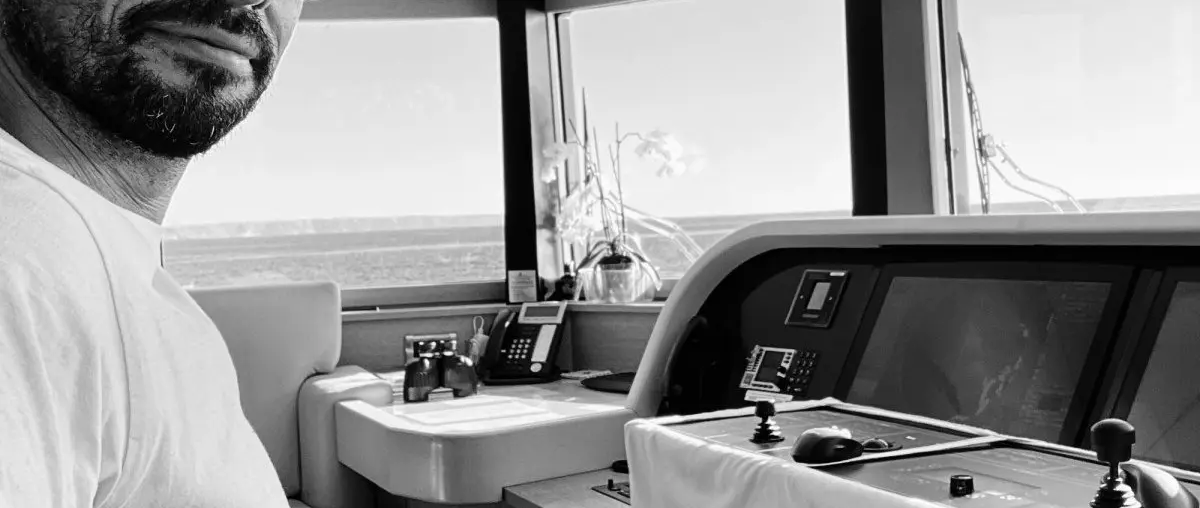 Helmwise Handover App Aims to Preserve Knowledge During Yacht Crew Rotations — source image