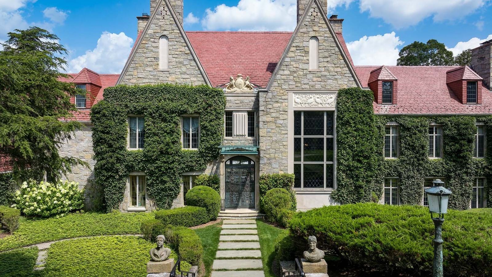 Stamford’s Hillandale Estate Offers 268 Acres, a Private Lake and Four Guest Residences — verified official source image