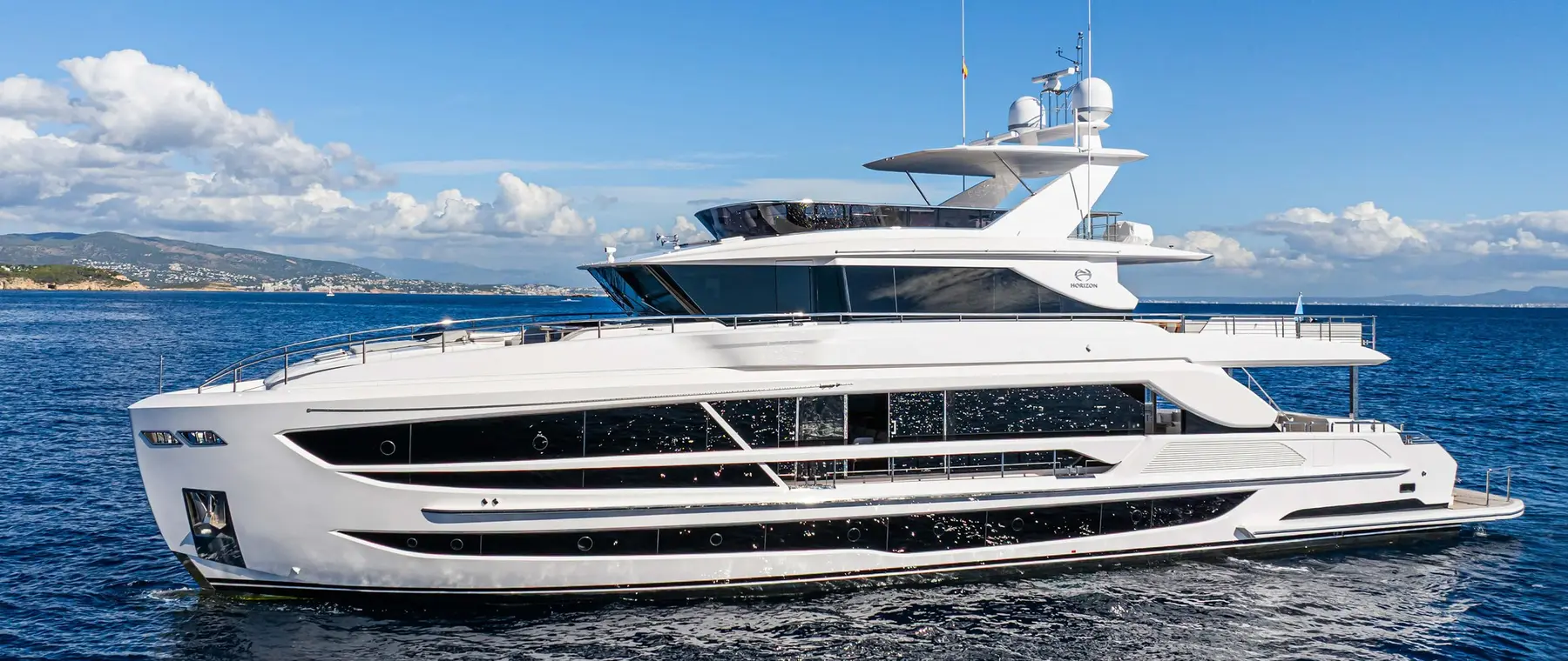 Horizon FD100 Tri-Deck Highlights Versatile 31-Metre Design — official source image