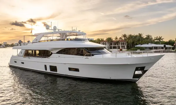 31m Ocean Alexander IRIDESCENCE Sold in IYC-Obey Deal — source image