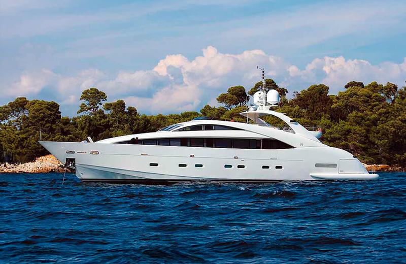 Happy Hour | ISA Yachts official image