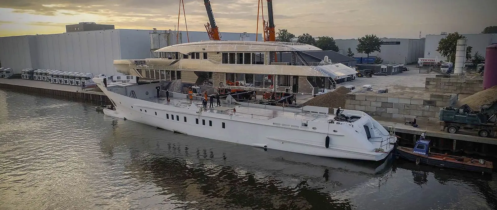 Project Update: Venus hull and superstructure are now joined together! press image