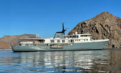 JUST B - Damen Yachting official image