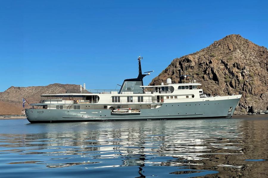 JUST B - Damen Yachting official image
