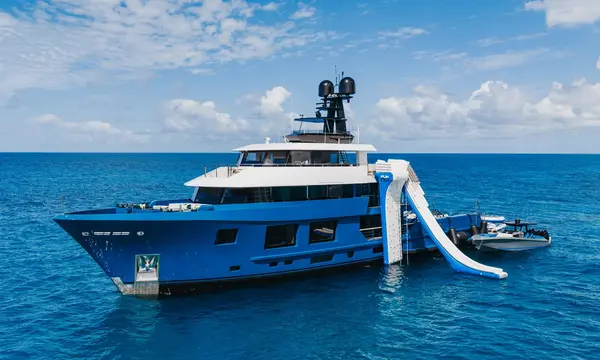 KING BENJI — official FGI Yacht Group image