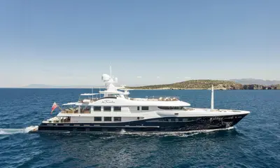 LA FAMILIA - Damen Yachting official image