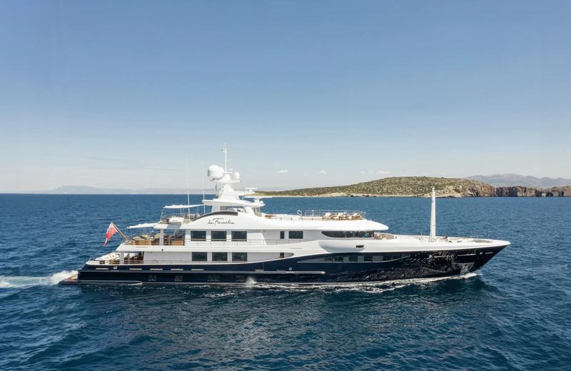 LA FAMILIA - Damen Yachting official image