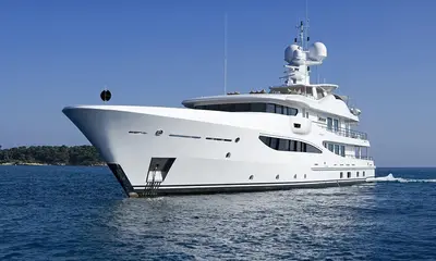 LADY BRAVE - Damen Yachting official image