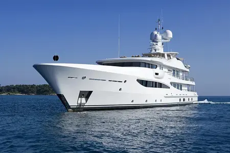 LADY BRAVE - Damen Yachting official image