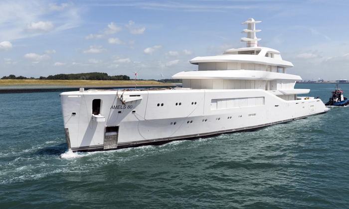 Latest Amels 80 arrives at shipyard in Vlissingen press image