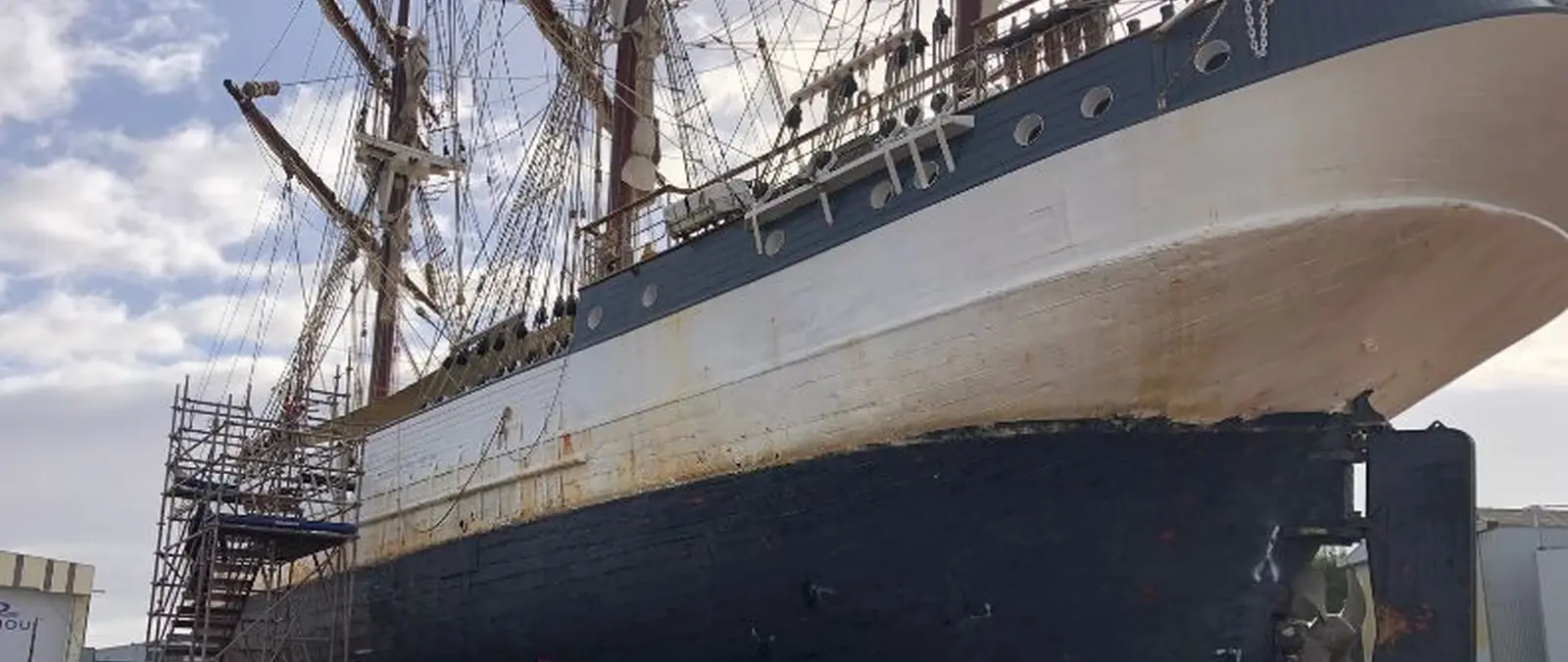 Le Français Refit — International Yacht Paint