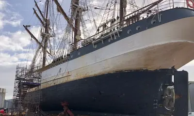 Le Français Refit — International Yacht Paint