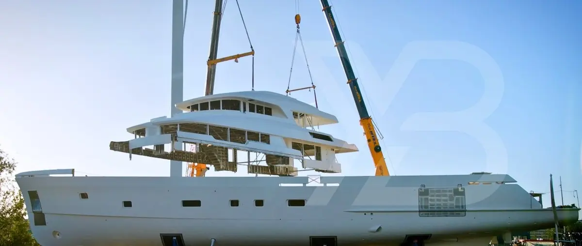 Moonen Joins Hull and Superstructure of 37m Martinique YN208 — source image