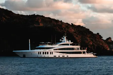 MOONSTONE - Damen Yachting official image