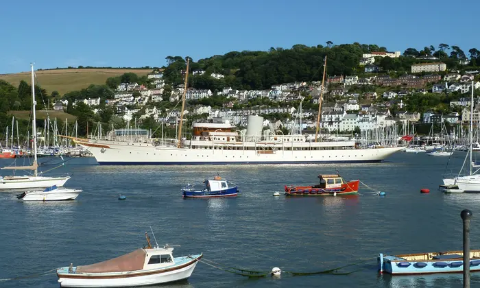 Nahlin at Dartmouth, 17 July 2010 — Tim Trent / Wikimedia Commons