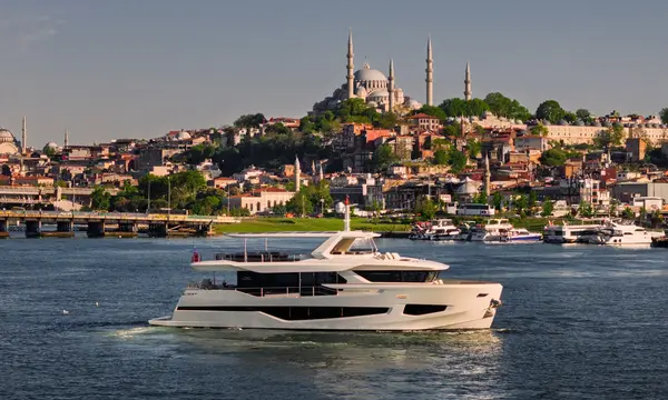 Numarine 27XP — Cannes 2026