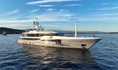 PAPA - Damen Yachting official image