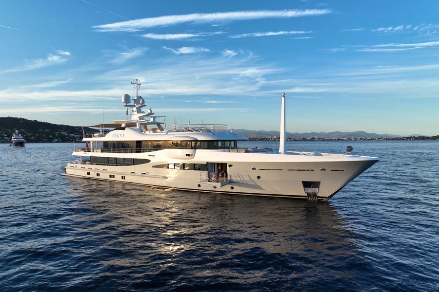 PAPA - Damen Yachting official image