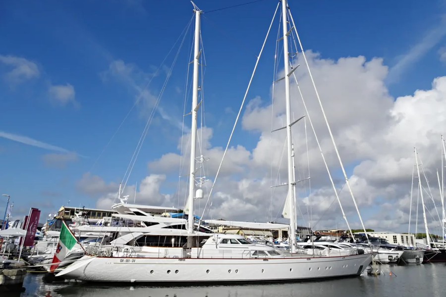 Carlotta by Perini Navi