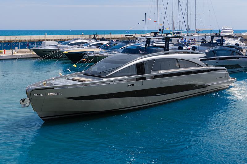 Pershing GTX90 sport utility yacht