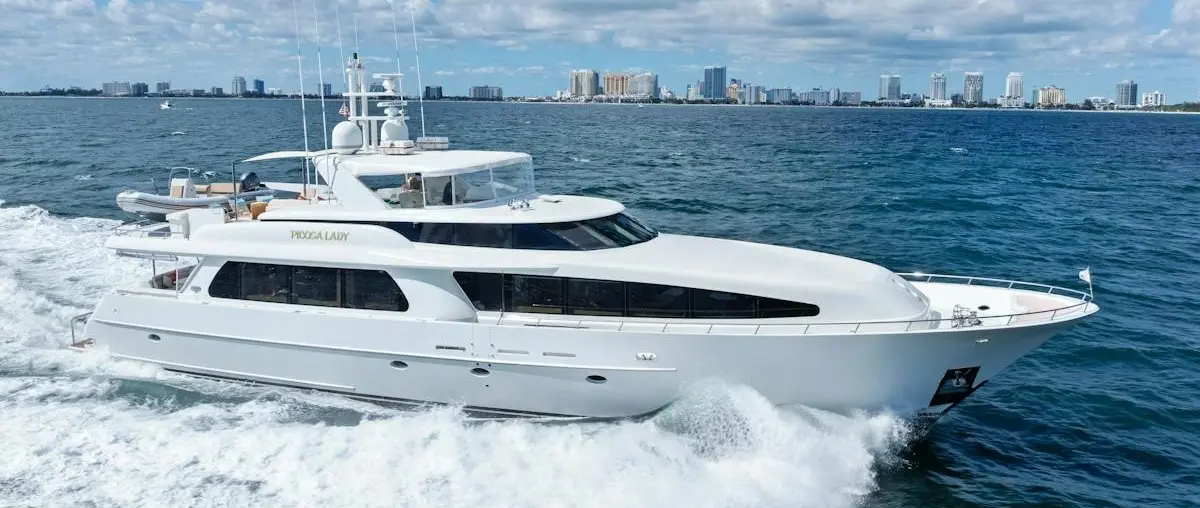 31m West Bay PICOSA LADY Enters No-Reserve Sale — source image
