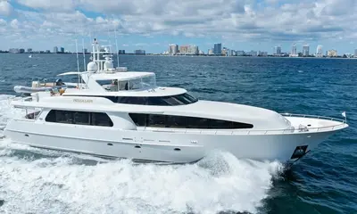 31m West Bay PICOSA LADY Enters No-Reserve Sale — source image
