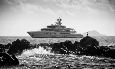 PLVS VLTRA - Damen Yachting official image
