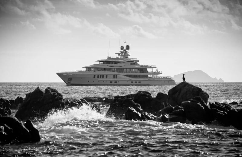 PLVS VLTRA - Damen Yachting official image