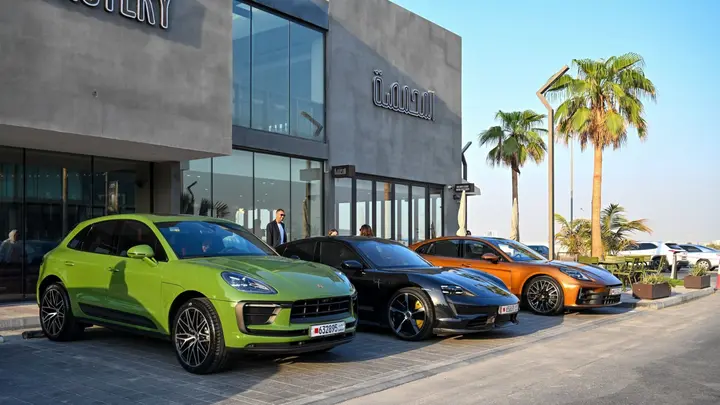 Official Porsche and Qannati Bring Bespoke Watchmaking to a Bahrain Owners’ Event image
