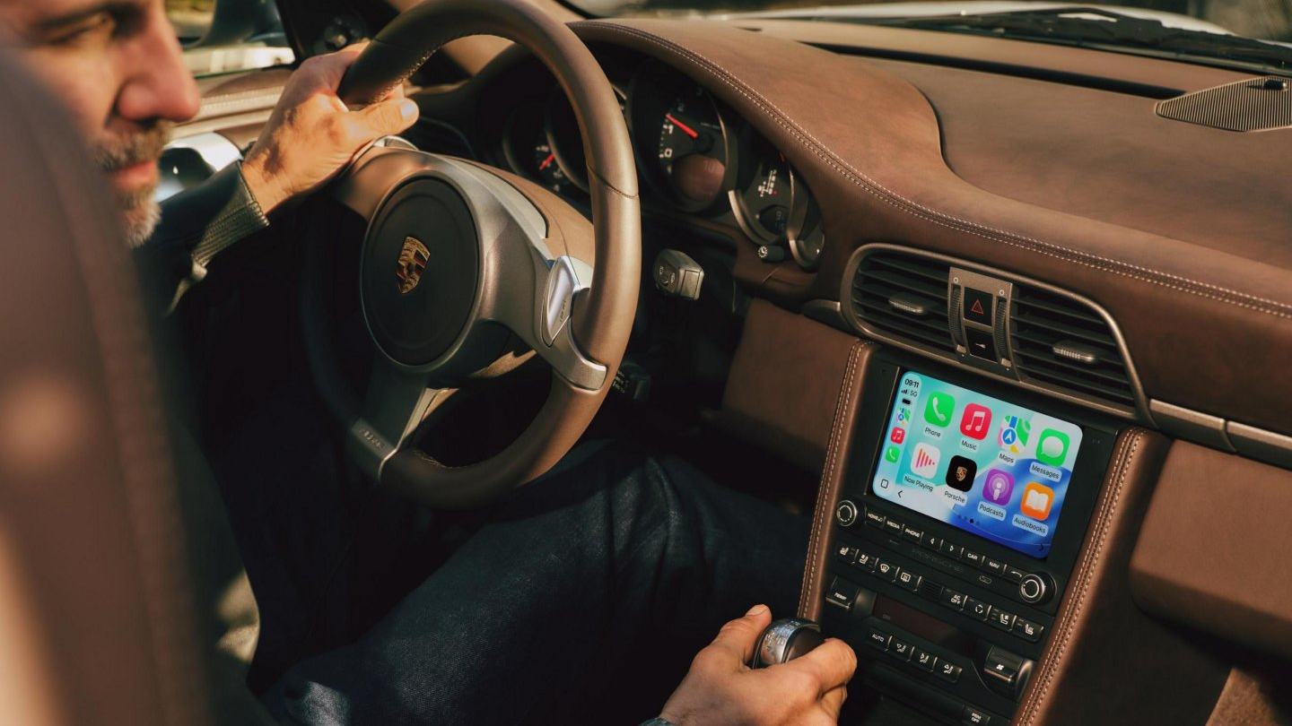 Official Porsche Classic PCCM Plus 2026 interior image