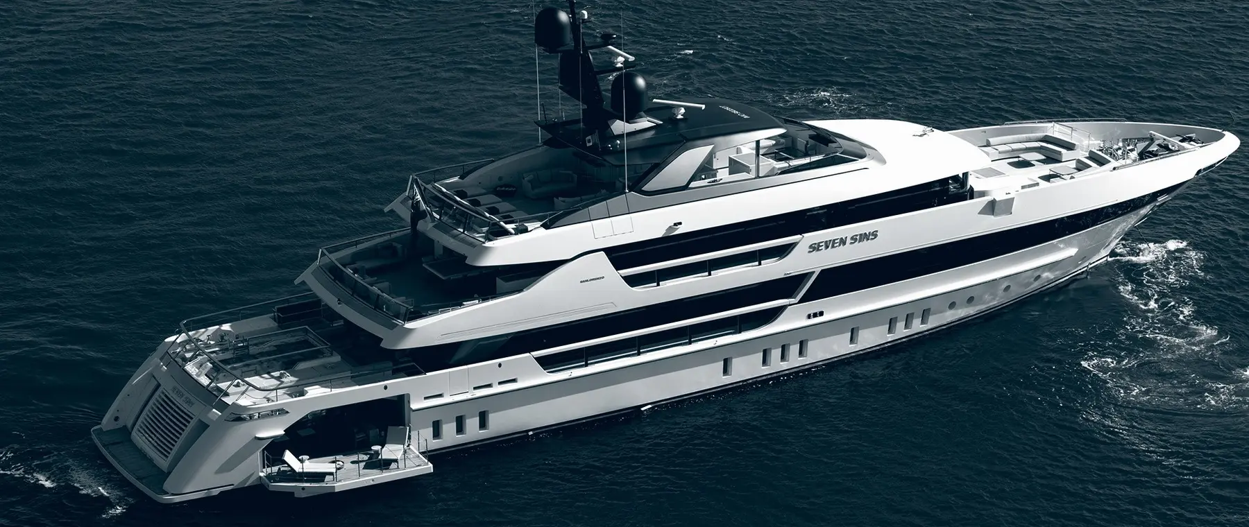 Sanlorenzo 52Steel — official builder image