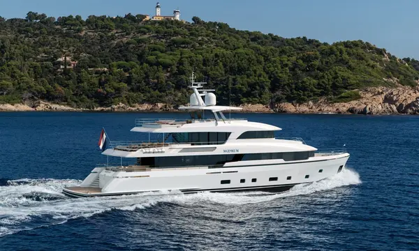 Moonen 122 Martinique — official builder image
