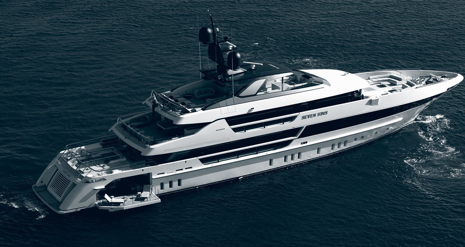 Sanlorenzo 52Steel — official builder image