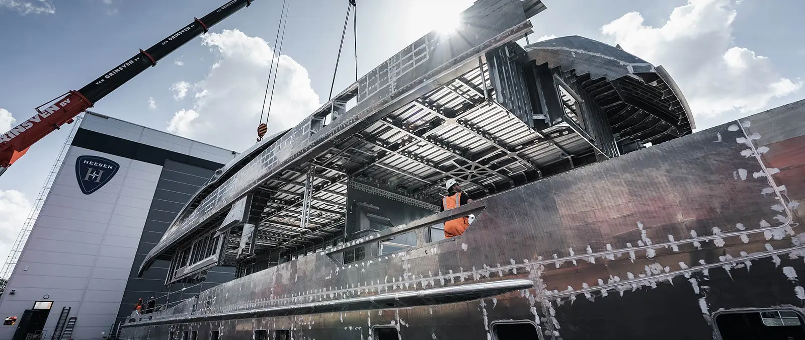 Construction update: YN 20350 Project Jade, hull and superstructure now joined together press image